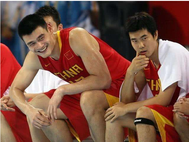 见证！国乒队员登上领奖台（直击：国乒队员荣登领奖台）