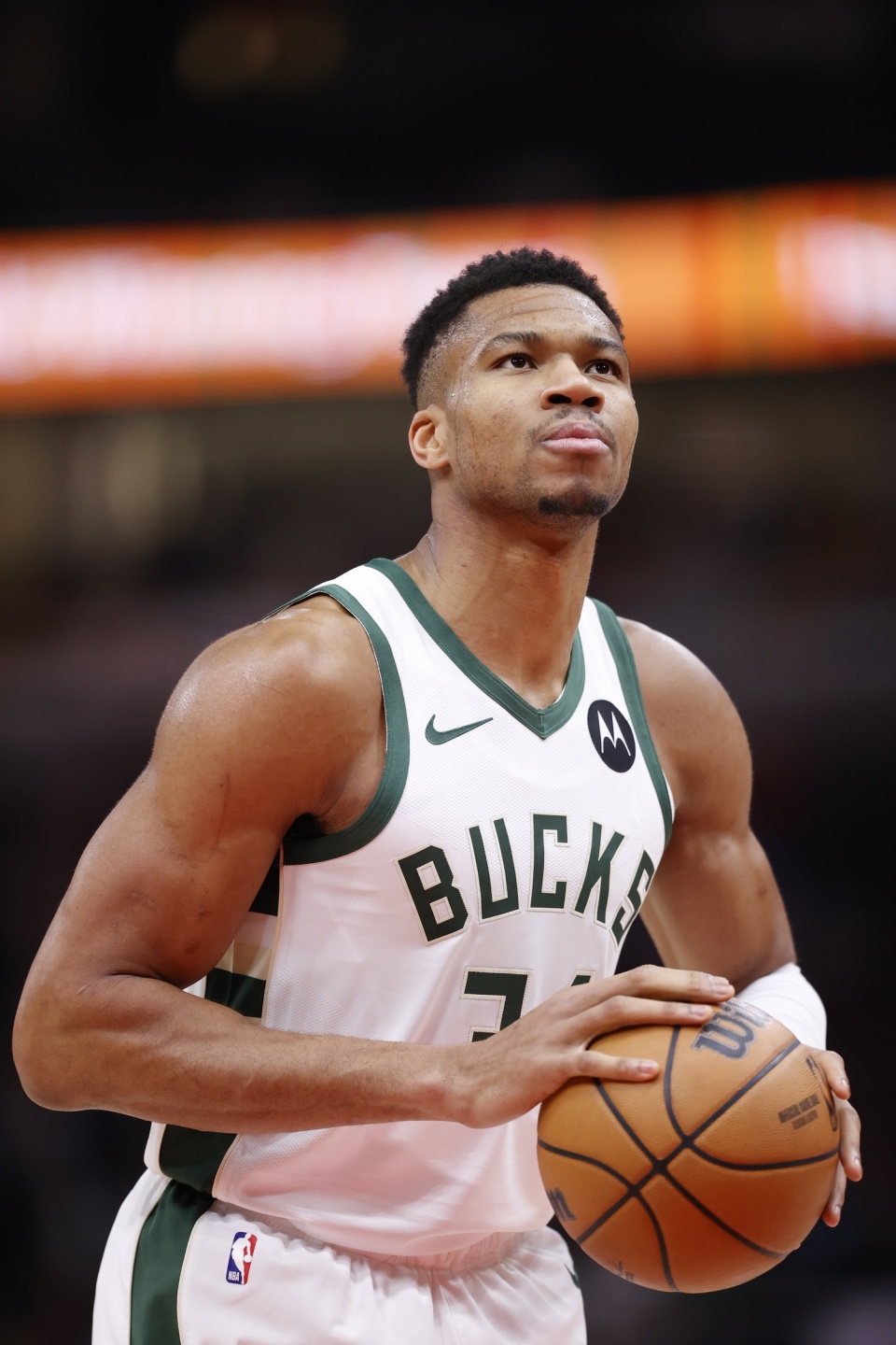 马特乌斯：诺伊尔明年不会退役，他会是拜仁26／27赛季的一门（马特乌斯：诺伊尔明年不退役，26／27赛季仍将是拜仁主力门将）