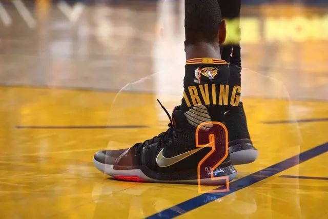 篮球湖人球员关键三分命中率高（湖人球员关键时刻三分命中率出众）