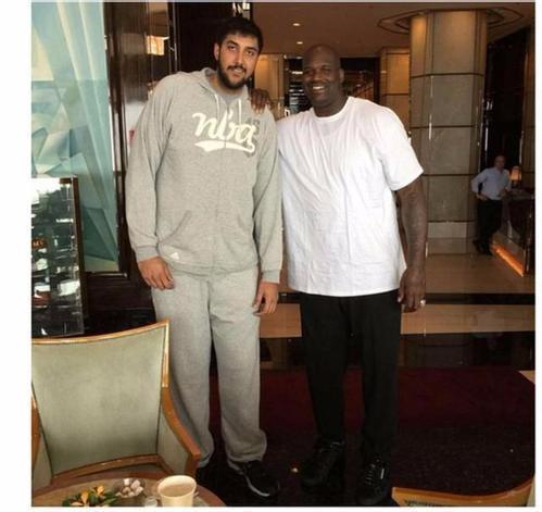 中国龙之队11周年球迷大会圆满举行 共赴山城之约（中国龙之队11周年球迷盛会圆满落幕 相约山城共庆）