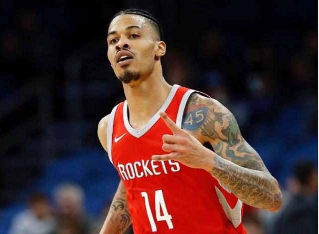 拉赫马尼：我们要庆祝，因为训练、工作就是为了让球迷高兴（拉赫马尼：该庆祝了，我们拼搏只为让球迷开心）