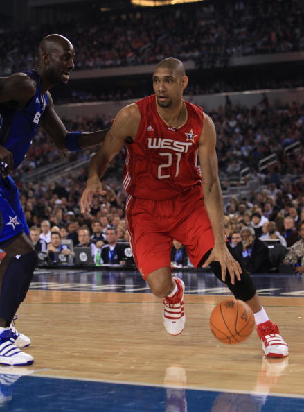 心系老东家，维尼修斯晒穿达尼洛弗拉门戈13号球衣打游戏（情牵旧主，维尼修斯晒身穿达尼洛弗拉门戈13号球衣打游戏）