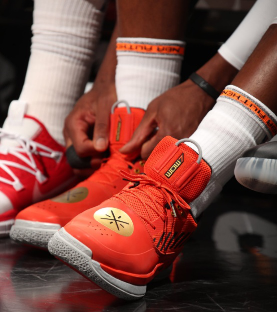 西甲焦点战：皇家奥维耶多步步紧逼马略卡，赛季前景扑朔迷离（西甲重磅对决：皇家奥维耶多紧追马略卡，赛季走向仍充满变数）