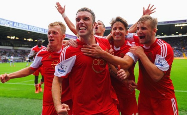 FM26逆天Bug，外场球员“闪现”至门前挡出对方主罚的点球（FM26离谱BUG： 外场球员瞬移到门前封堵对手点球）